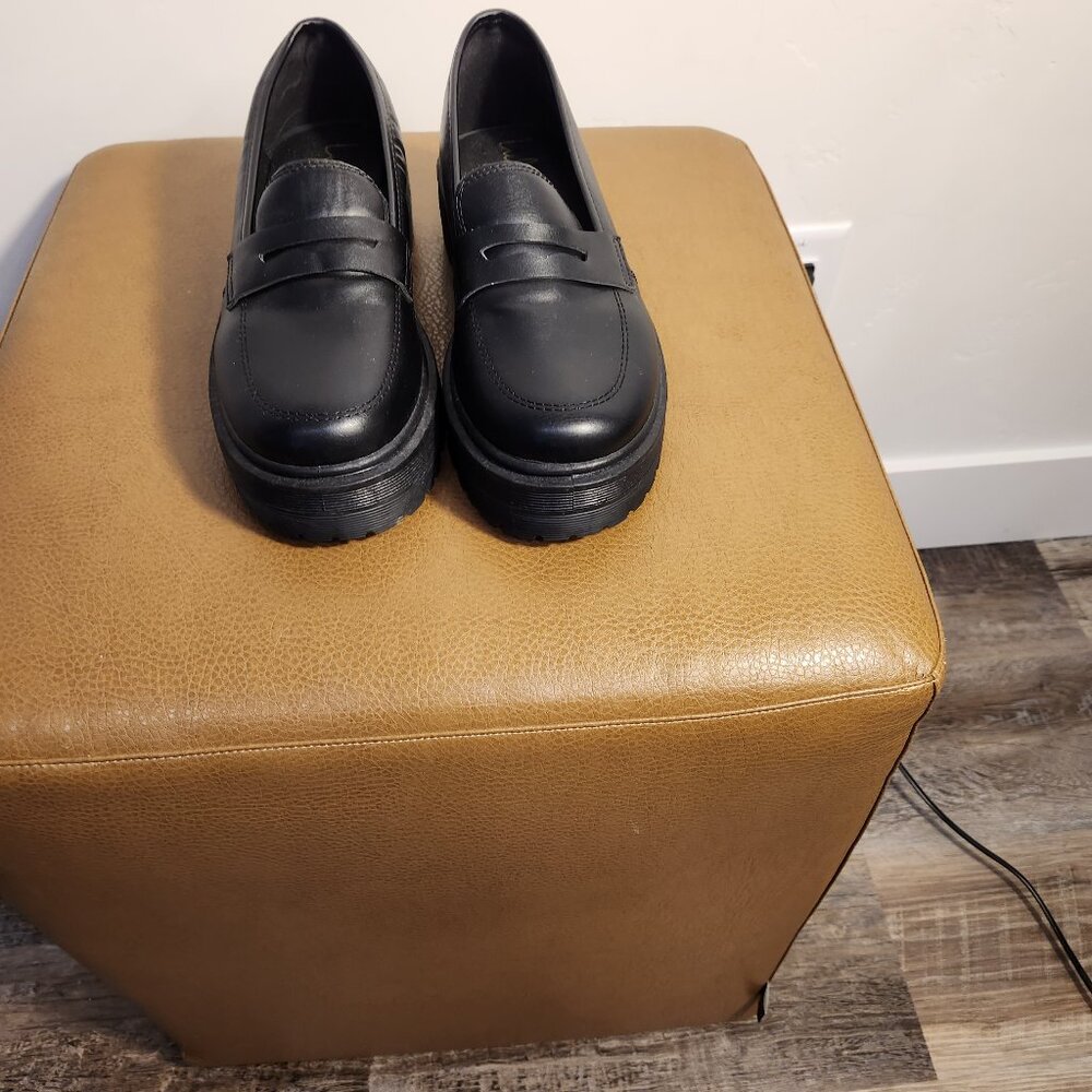 Lulu's Black Platform Loafers size 7